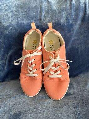 Vionic Coral-Peach Low-Top Lace-Up Sneakers 9.5Med
